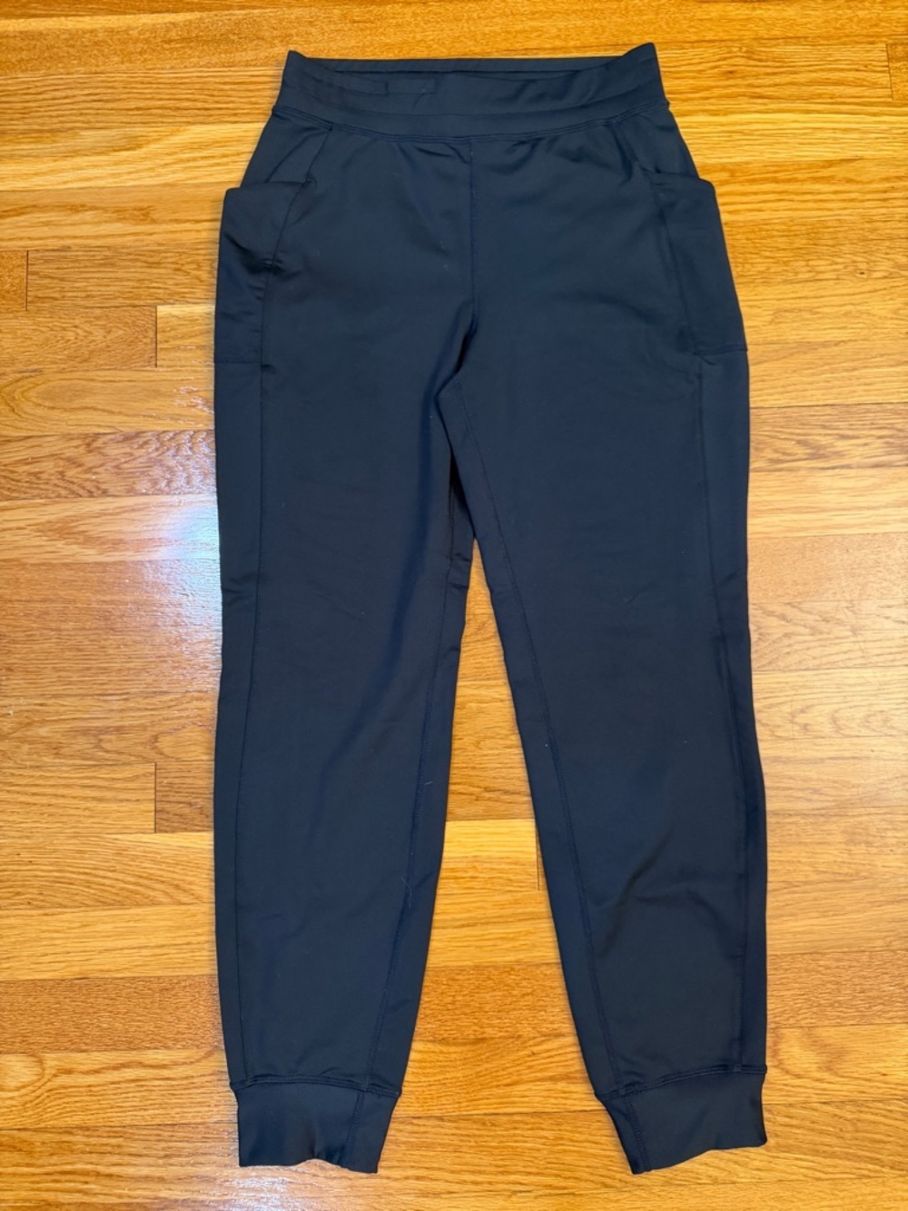 Fabletics 26" Inseam Fleece Lined Jogger in Black - Size Small